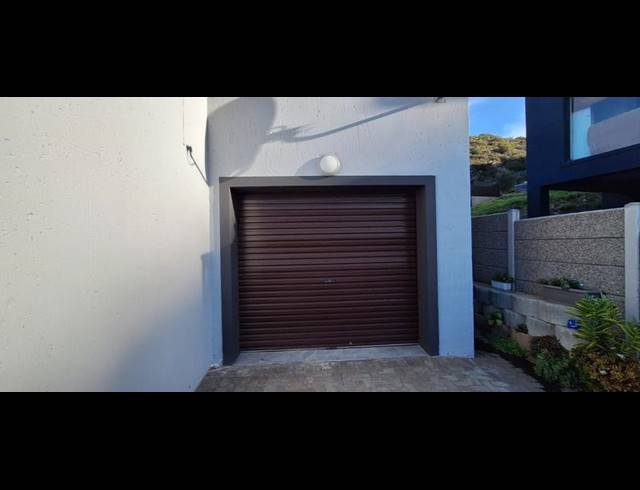 2 BEDROOM TOWNHOUSE FOR SALE IN ISLAND VIEW